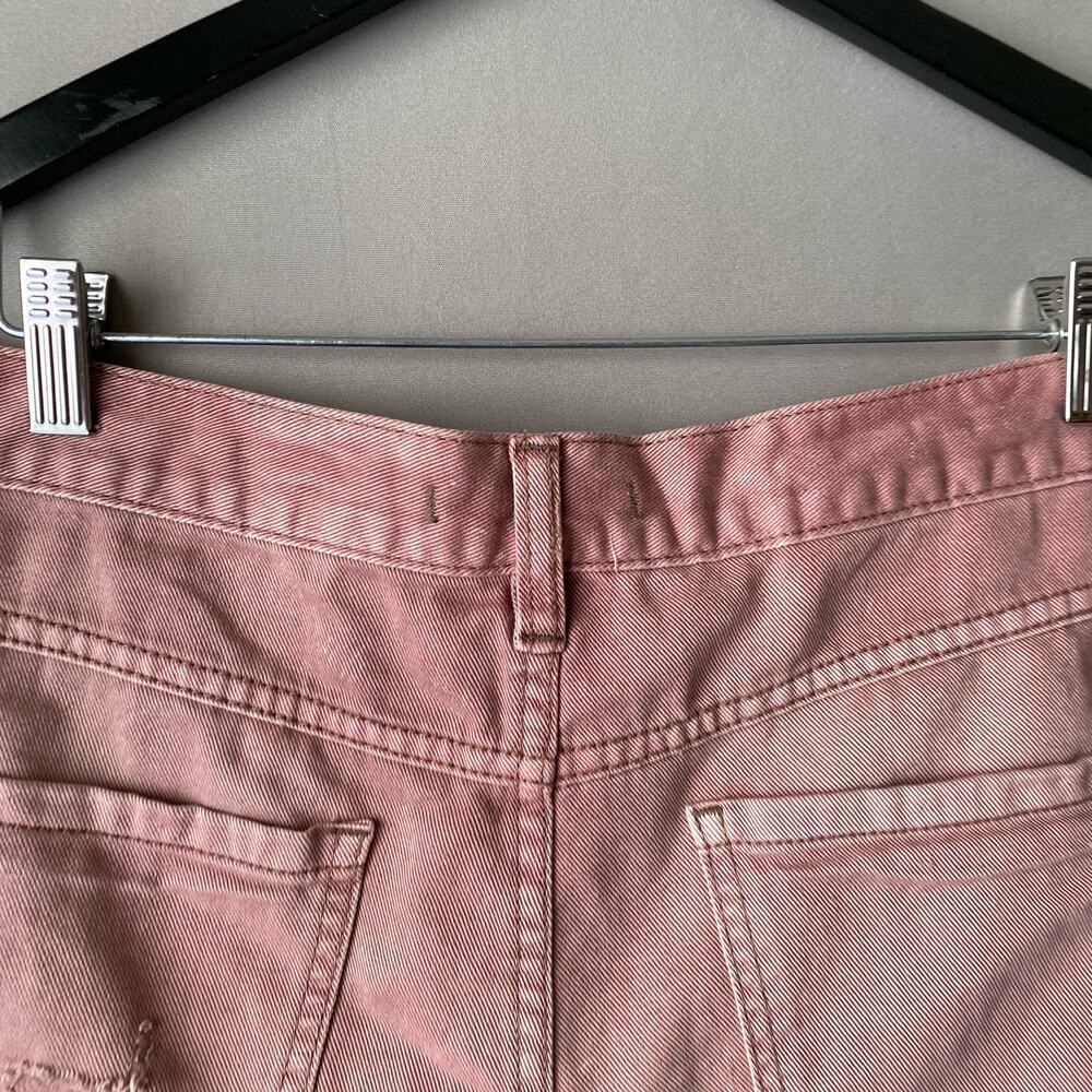 Free people sz 29 burgundy distressed, cut off Jean shorts‎ NWOT - Picture 6 of 9